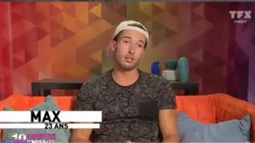 La t-shirt noir à imprimés de Max Anthony dans 10 couples parfaits saison 2