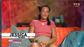 The crop top red striped Jessica Croce in 10 couples perfect Season 2