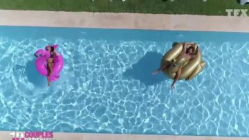 La bouée géante dorée dans 10 couples parfaits