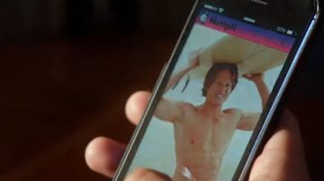 Le smartphone iPhone 6S de Connor Walsh (Jack Falahee) dans Murder S03E04