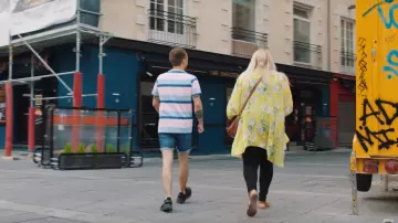 Les Sneakers Nike Air Huarache portées par Squeezie dans la vidéo YouTube "Je surprends 8 Abonnés autour du monde ❤️????"