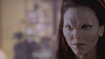 The mask of Drusilla (Juliet Landau) on Buffy the vampire slayer (S02E01)