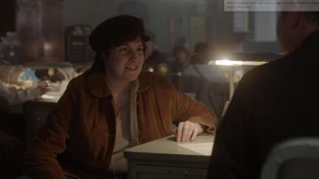 Chaqueta de Valerie Solanas (Lena Dunham) en American Horror Story (S07E07)