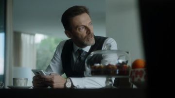 The vest costume Martín (Jorge Suquet) in Elite S01E01