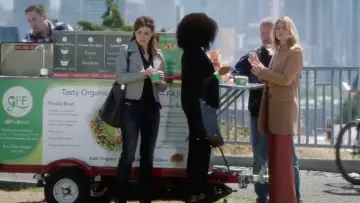 La veste en cuir de Dr. Amelia Shepherd (Caterina Scorsone) dans Grey's Anatomy (S15E03)