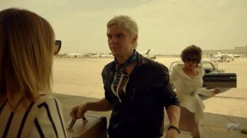 Mr. Gal­lant's (Evan Pe­ters) black leather jacket as seen in Ame­ri­can Hor­ror Story Apo­ca­lypse (S08E01)