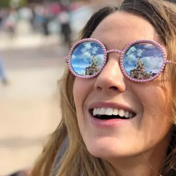 Les lunettes de soleil à perles roses Chanel de Blake Lively sur son compte Instagram @blakelively