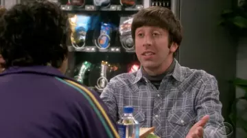 La chemise à carreaux grise Salt Valley portée par Howard Wolowitz (Simon Helberg) dans The Big Bang Theory S12E03