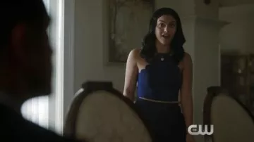 Crop Top púrpura usado por Veronica Lodge (Camila Mendes) en Riverdale (S03E01)