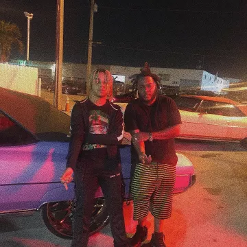 Sweatshirt Nike Tribute Poly worn by Zola on his account Instagram @binkszola