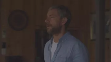 The shirt Andy (Martin Freeman) in Cargo