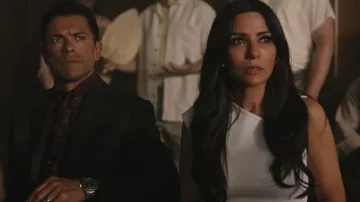 La robe blanche Helmut Lang de Hermione Lodge (Marisol Nichols) dans Riverdale (S03E01)