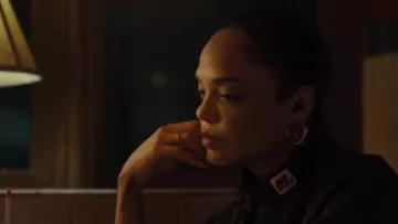 Sweatshirt turtleneck Melody Ehsani x Reebok worn by Bianca (Tessa Thompson) in Creed II