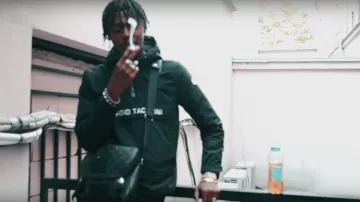 La veste noire Sergio Tachini portée par Koba LaD dans son clip VII jours après