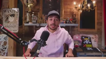 La estatuilla Funko Pop de Luffy de One Piece de Mastu en el video de YouTube Necesito hablar contigo