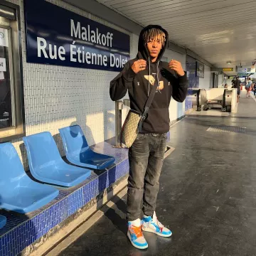 sneakers blue Nike Air Jordan 1 Nike x Off-White Ya2binks on his account Instagram @ya2binks