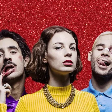 The sweater yellow New Look of Adelaide on his Instagram and on the album cover of @therapietaxi