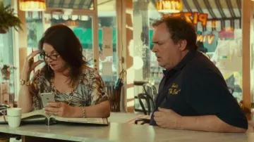 The smartphone iPhone 8 Apple Amalia (Linda Kash) in Little Italy