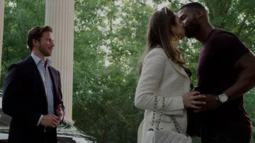 The blazer tweed Fallon Carrington (Elizabeth Gillies) in Dynasty (S02E01)