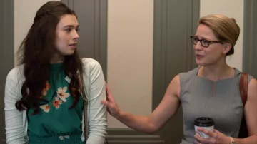 La robe à fleurs verte Wilfred portée par Nia Nal (Nicole Amber Maines) dans Supergirl S04E01