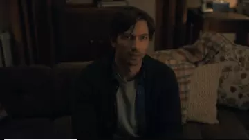 Le gilet de Steven Crain (Michiel Huisman) dans The Haunting of Hill House S01E01