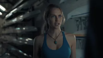 The necklace blue stone worn by Diana Bishop (Teresa Palmer) in A Discovery of Witches S01E01