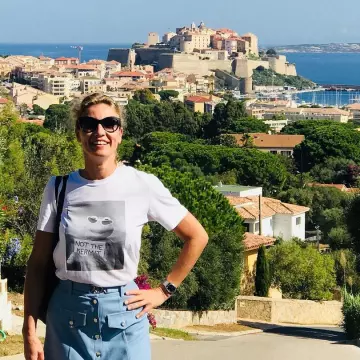 Le t-shirt Sandro X The Muppet Show porté par Alexandra Lamy sur son compte Instagram @alexandralamyofficiel