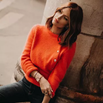 Pull the orange buttons Carolina Receiver on the account instagram @carolinereceveur