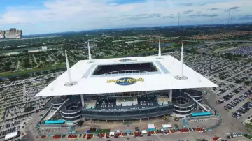 Le Hard Rock Stadium à Miami dans Ballers S03E07