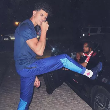 The tracksuit pants Nike Primetimefut on his account Instagram @primetimefut