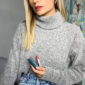 Le pull gris porté par Chloe B sur son compte Instagram @chloebbbb