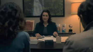 La veste vue dans The Haunting of Hill House (S01E02)