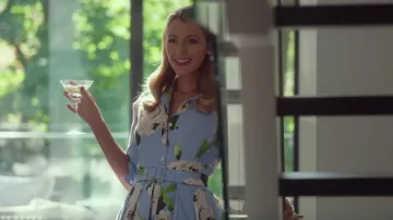 La Pin-up Robe à fleurs portées par Emily Nelson (Blake Lively) dans Une Simple Faveur