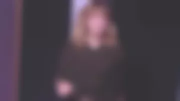 The sweater cashmere khaki with metal studs to the shoulders Berenice in Daphne Bürki in I love you etc...the 18.10.2018