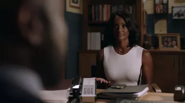 The white dress and bordeaux, Calvin Klein, worn by Kara Fowdy (Skye P. Marshall) in Black Lightning S01E04