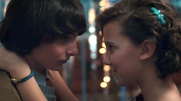 Snow Ball Green Hair Clip worn by Eleven (Millie Bobby Brown) as seen in Stranger Things S02E09