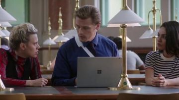 The Microsoft tablet-Surface of Sebastian (Sam Heughan) in The spy who me has dropped