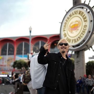 Sunglasses black Uz on the account instagram @uzspyair