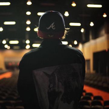 La caqueta de Atlanta de Uz en la cuenta de Instagram de @uzspyair