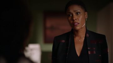 The blazer Escada Lynn Pierce (Christine Adams) in Black Lightning S01E08