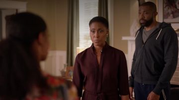The dress Hobbs London range by Lynn Pierce (Christine Adams) in Black Lightning S01E09