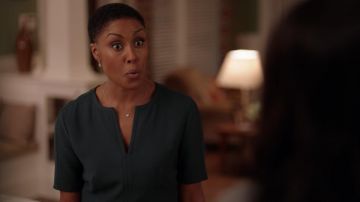 The green dress Boss carried by Lynn Pierce (Christine Adams) in Black Lightning S01E09