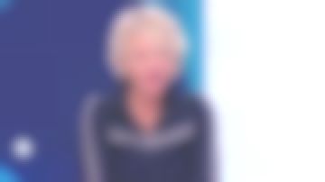 Le top bleu nuit col montant zippé Ba&sh de Sophie Davant dans C'est au programme du 17.10.2018