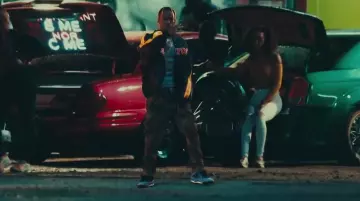 The pair of sneakers Nike Air Jordan 4 Travis Scott in her video clip SICKO MODE feat. Drake