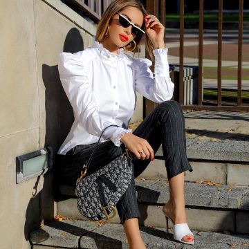 Les lunettes de soleil de Nabilla Benattia sur le compte instagram de @nabillanew
