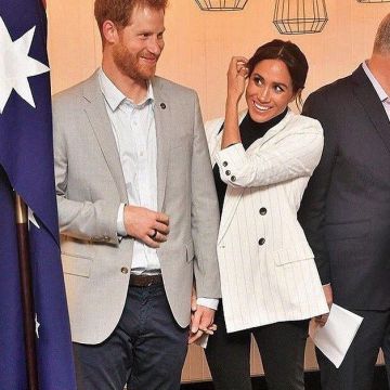 The slim jean black of Meghan Markle during the Royal Tour 2018 Australia