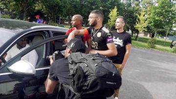 La camiseta de Visitante Puma del equipo de Leicester en el clip Ma 6t rompió la hazaña de Kpoint. Ninho