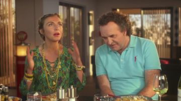 The green dress worn by Camille (Amélie Etasse) in Scenes of menage of October 20, 2018
