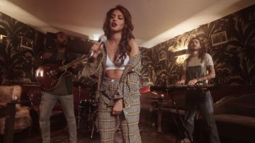 Los pantalones a cuadros de Dawei usados por Tal en su clip de ADN