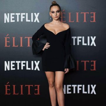 The black dress of Ester Exposito on the account instagram @ester_exposito